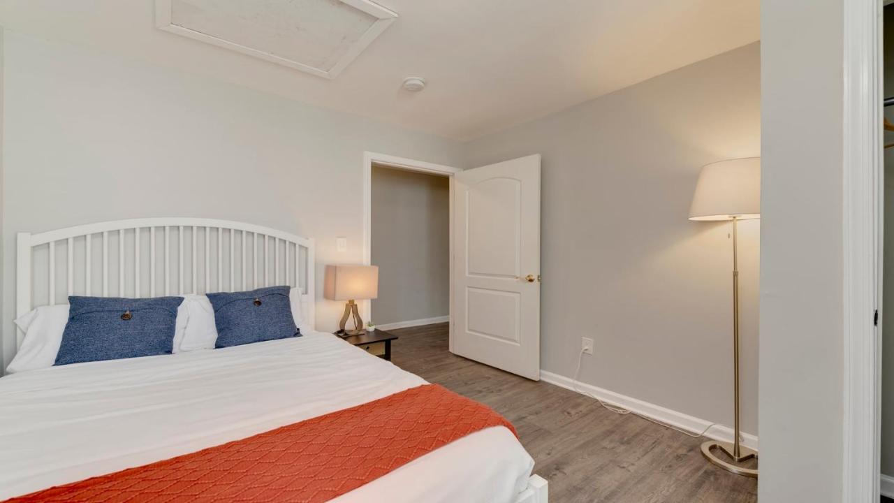 Stylish 3Br 3Ba Colonial House By Cozysuites アレクサンドリア エクステリア 写真