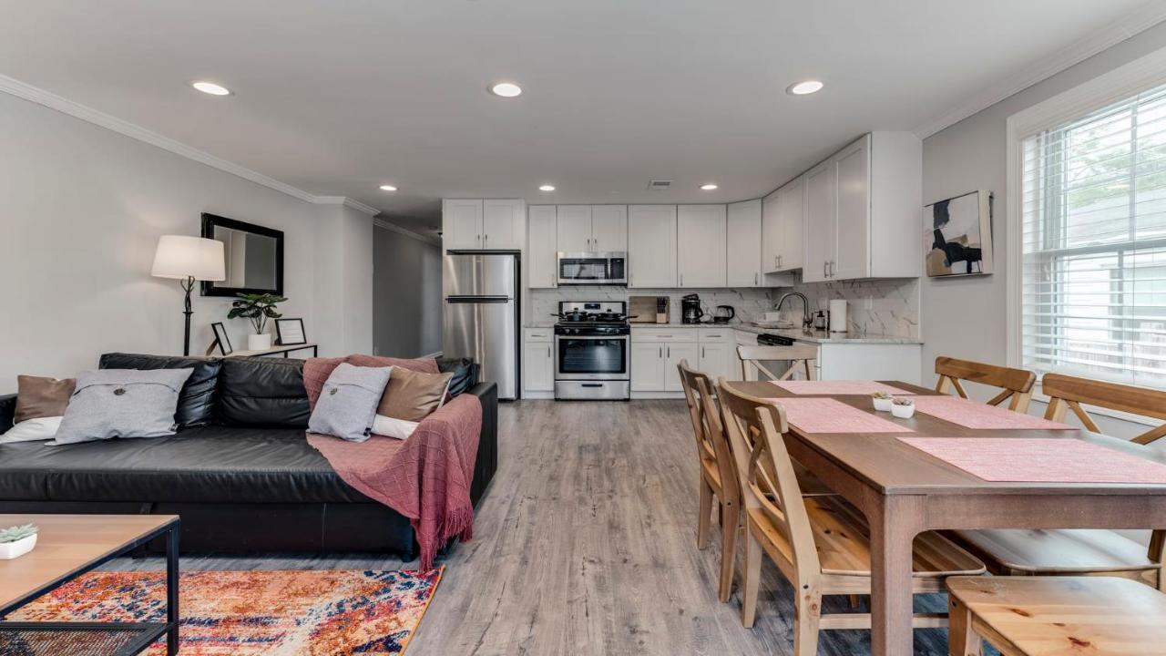 Stylish 3Br 3Ba Colonial House By Cozysuites アレクサンドリア エクステリア 写真