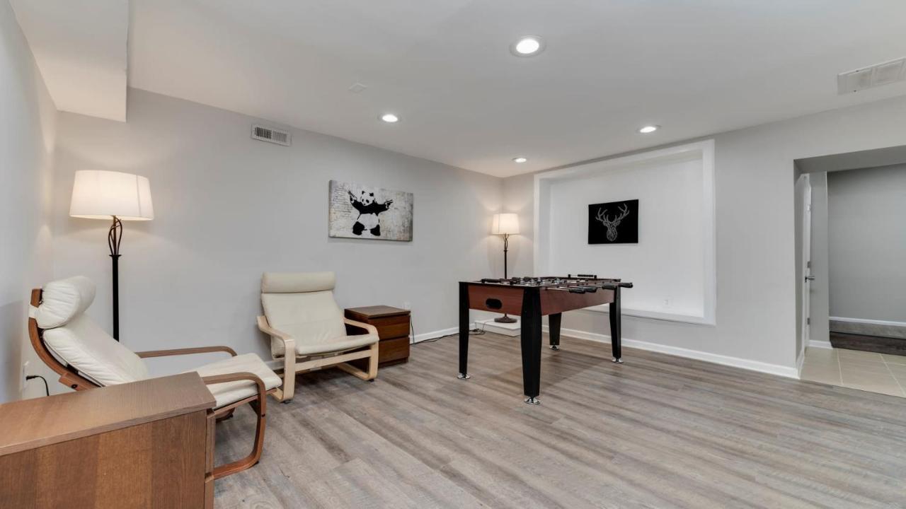 Stylish 3Br 3Ba Colonial House By Cozysuites アレクサンドリア エクステリア 写真