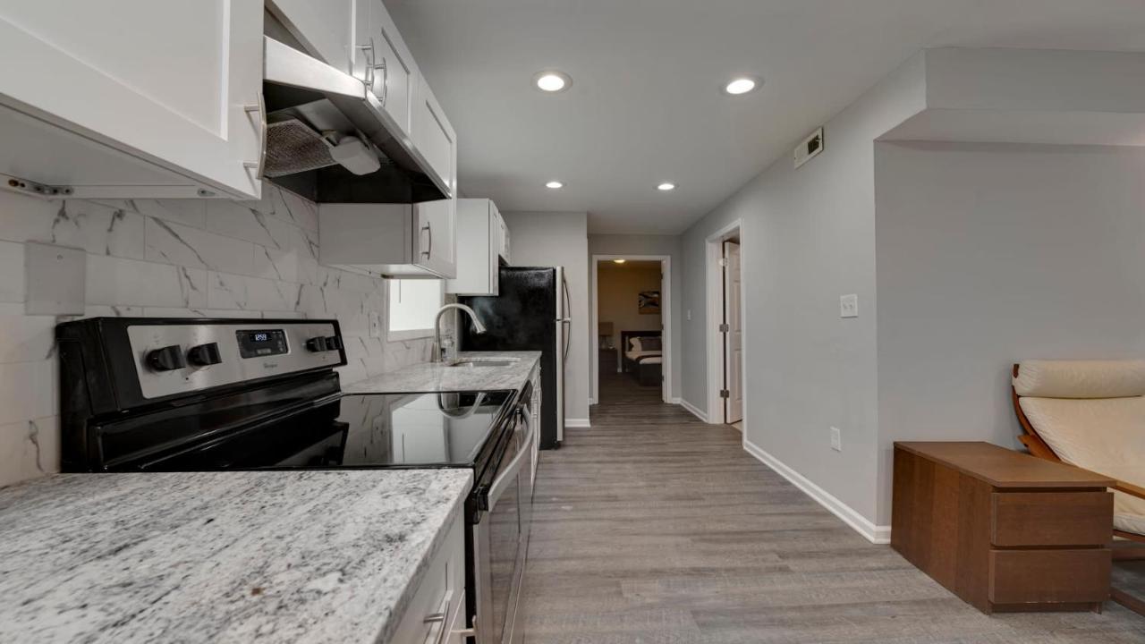 Stylish 3Br 3Ba Colonial House By Cozysuites アレクサンドリア エクステリア 写真