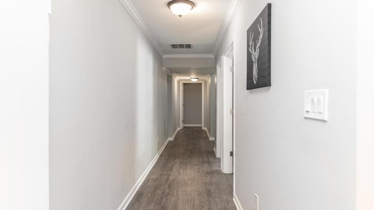Stylish 3Br 3Ba Colonial House By Cozysuites アレクサンドリア エクステリア 写真