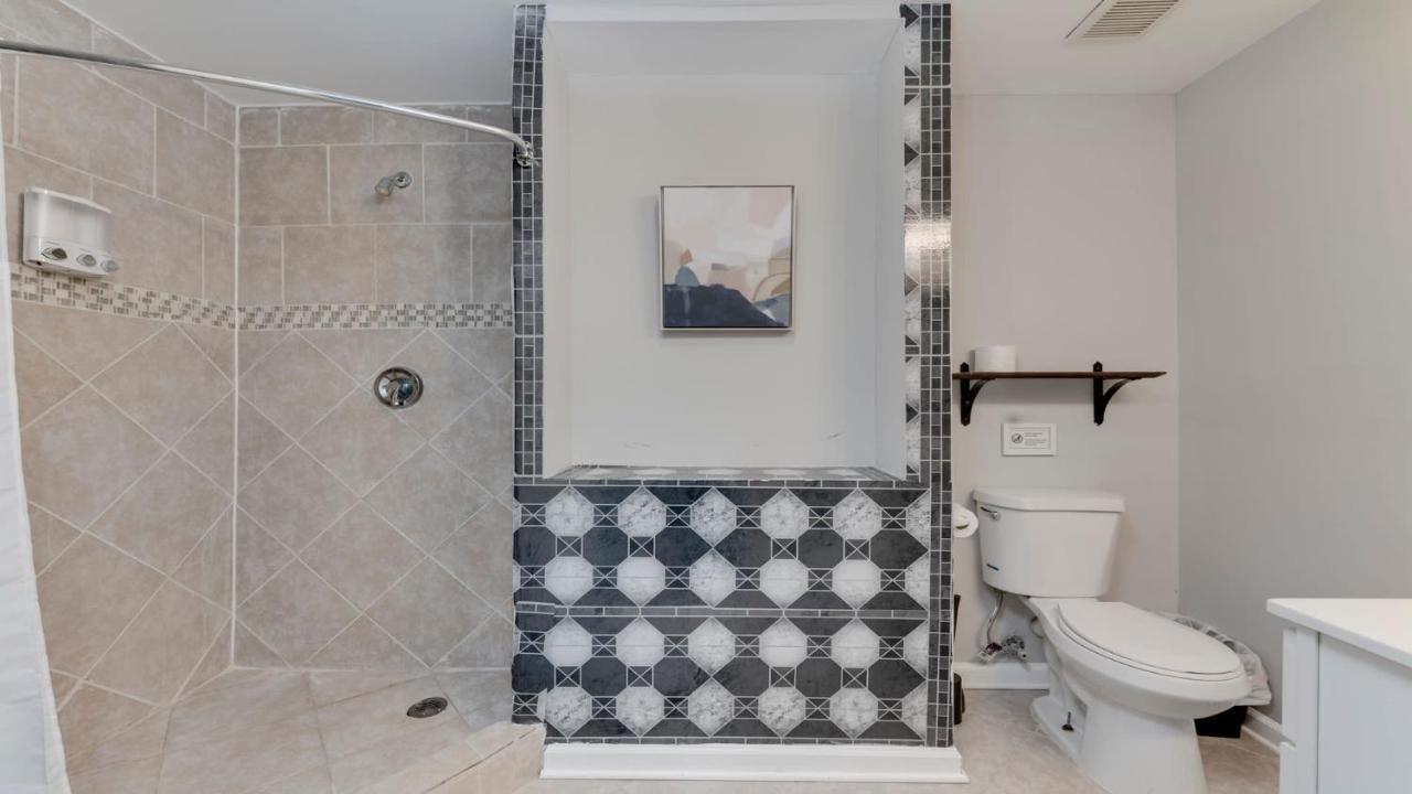 Stylish 3Br 3Ba Colonial House By Cozysuites アレクサンドリア エクステリア 写真