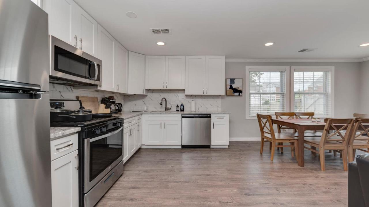 Stylish 3Br 3Ba Colonial House By Cozysuites アレクサンドリア エクステリア 写真