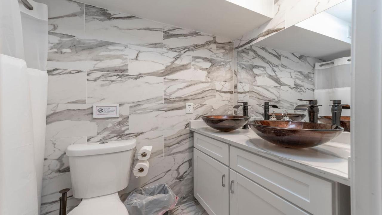 Stylish 3Br 3Ba Colonial House By Cozysuites アレクサンドリア エクステリア 写真